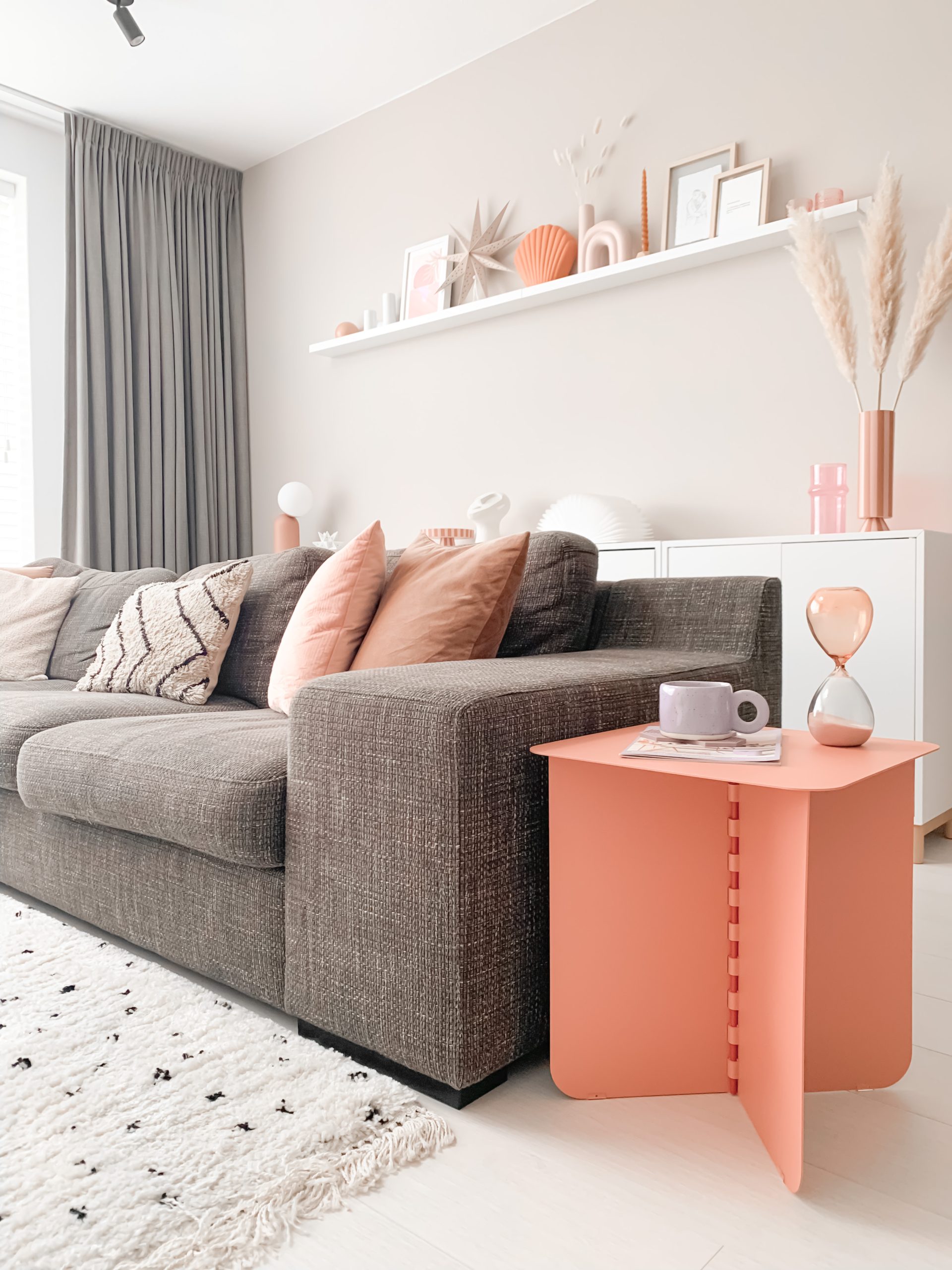 97F0E707-8EAD-48A1-90FC-D5B5B7657F25